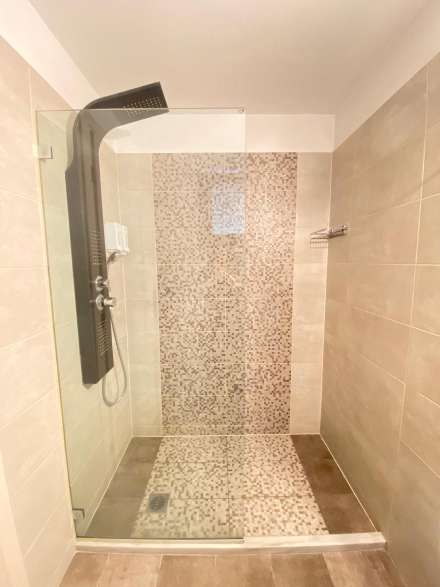 Tins Hotel City - Athens Atenas Exterior foto